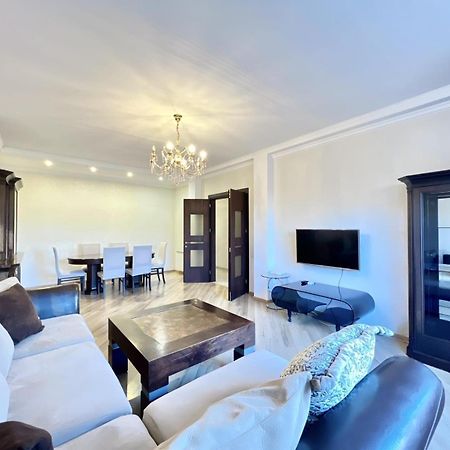 Villa In Tbilisi Buitenkant foto